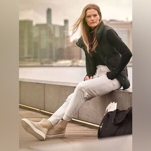 NWT Athleta khaki Headlands Hybrid Trek Jogger - size 10 Tall